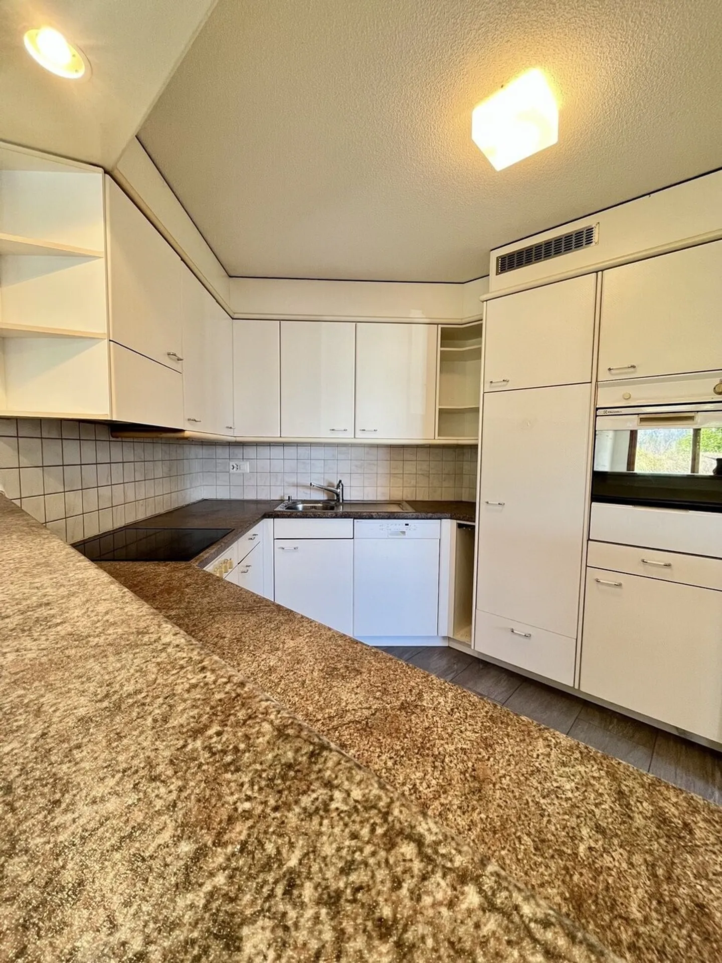 Appartamento spazioso al piano terra - Foto 2 di 8