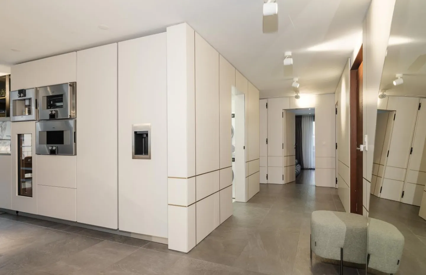 5 Room Apartment - Photo 1 of 2