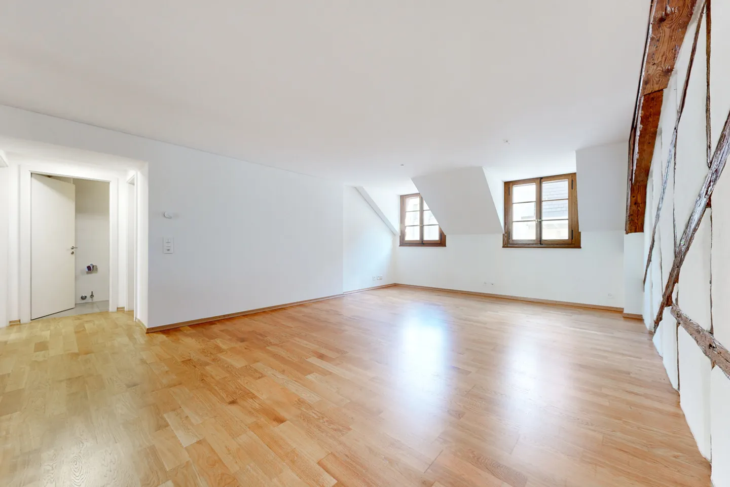 Apartment in the center of Lausanne! - Photo 2 of 11
