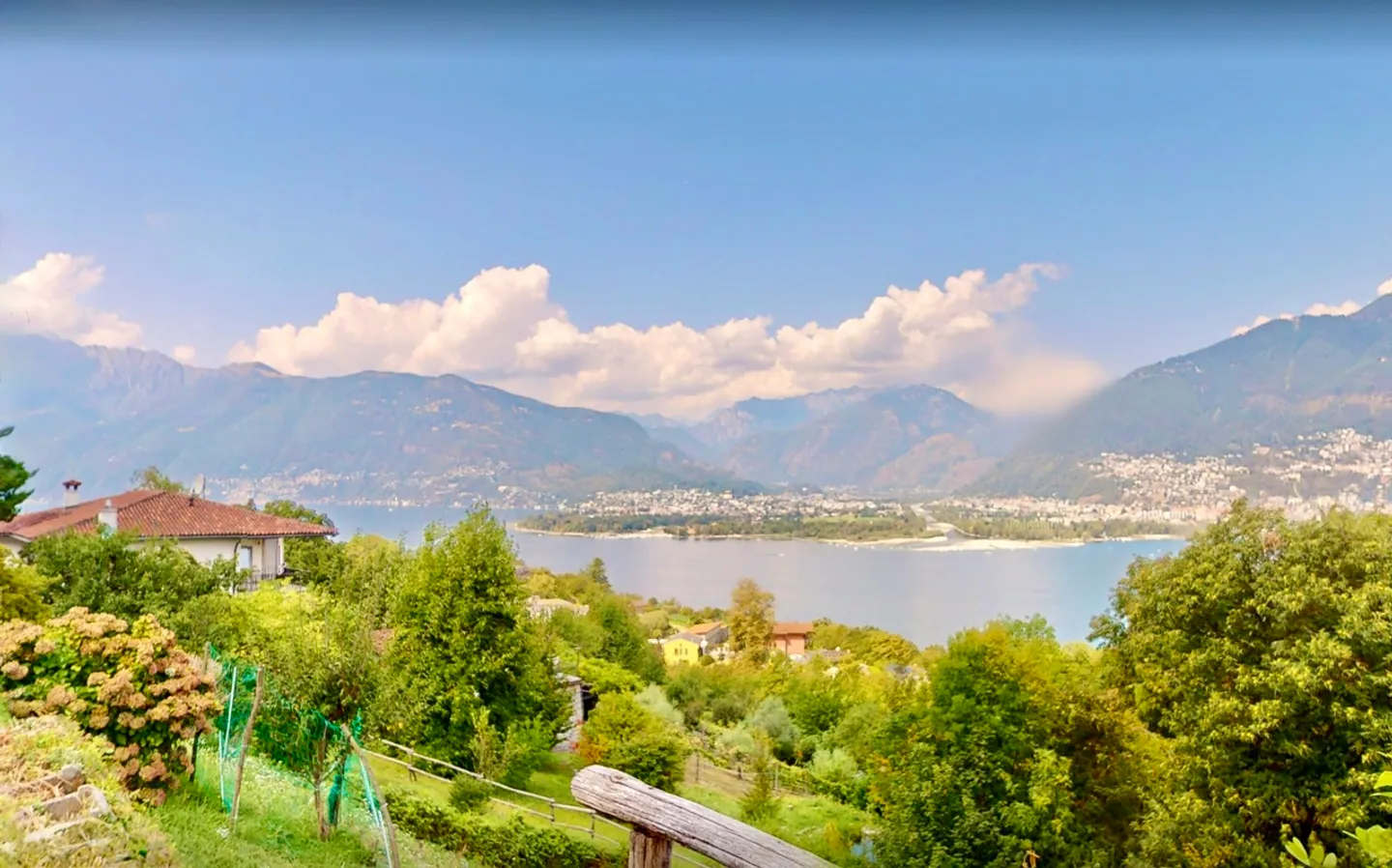 Charming Residential House with Unobstructed Lake View and Exclusive Construction Potential - Photo 2 of 17