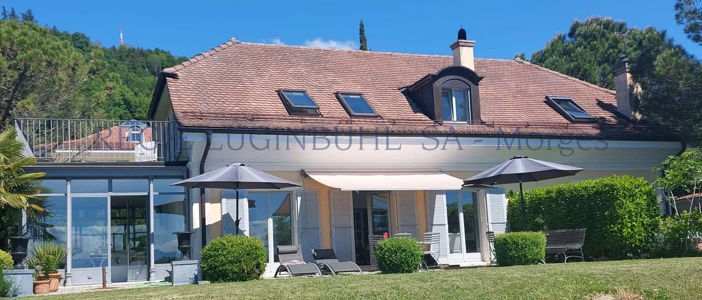 Villa Charmante avec Vue sur le Lac - Photo 1 sur 12