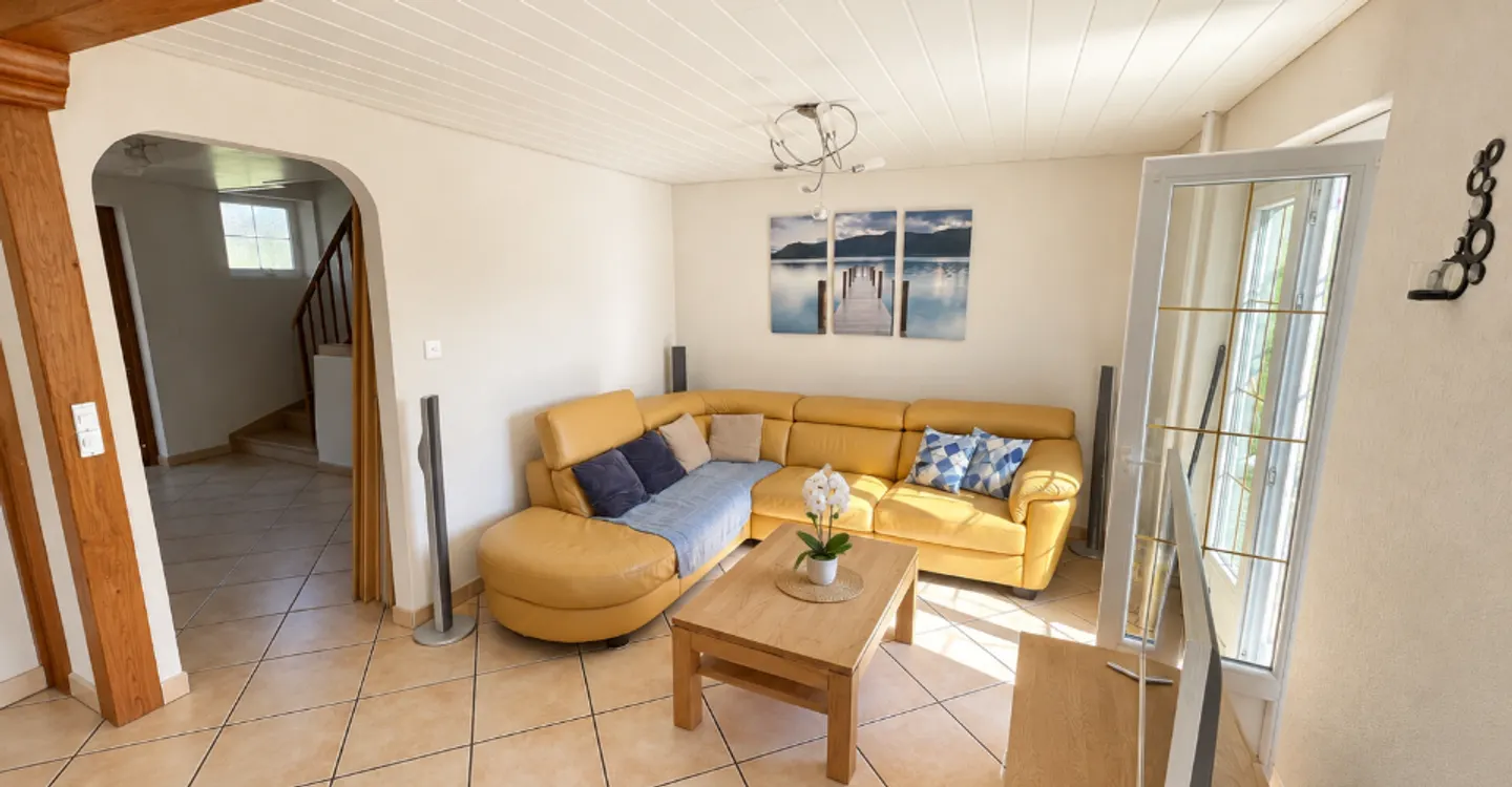 Maison familiale avec jardin, garage et panneaux solaires à Boncourt - Foto 7 di 12