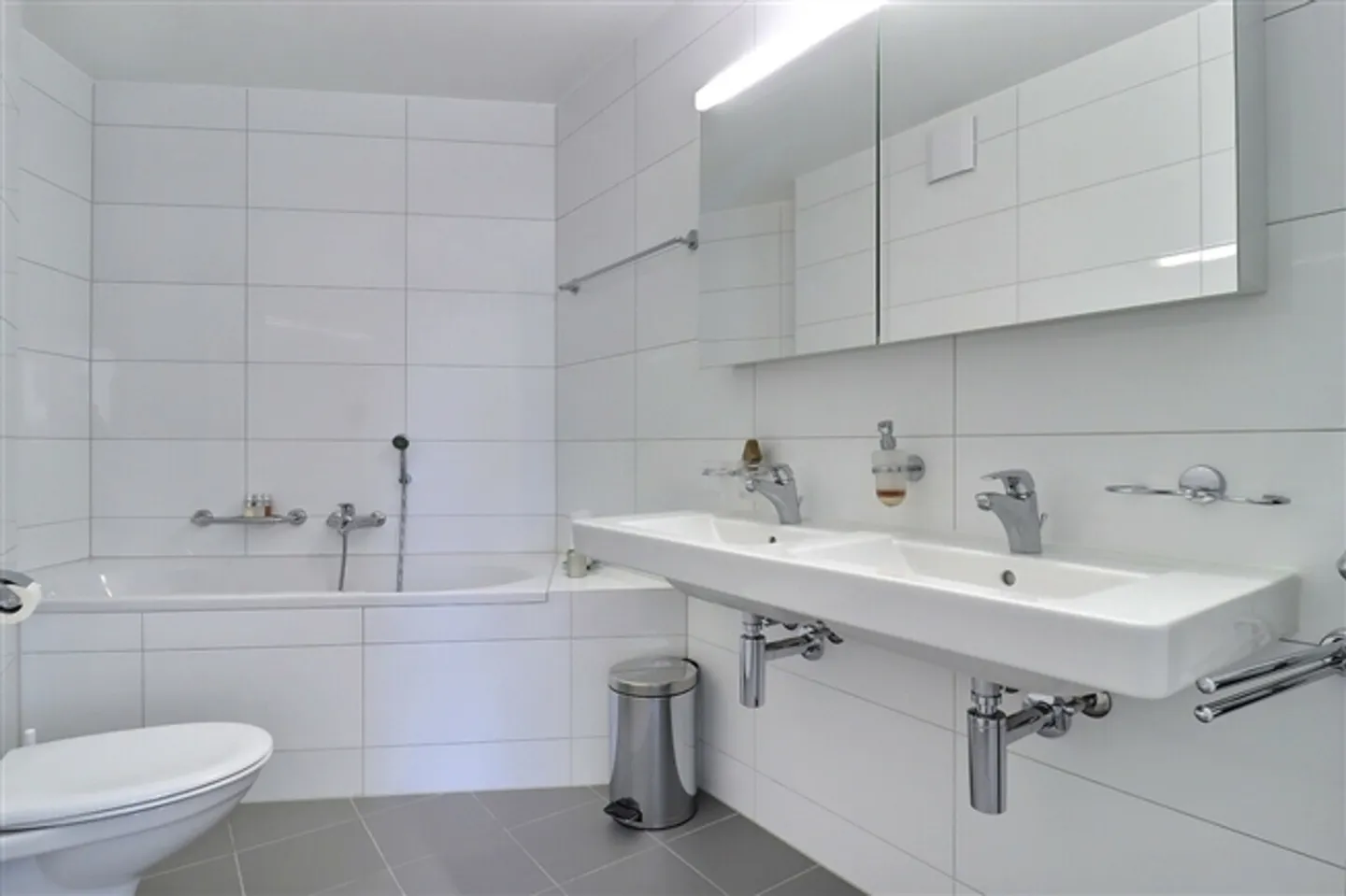 «Verwaltungsbereich oder Wohnung von 138 m2» - Foto 10 von 14