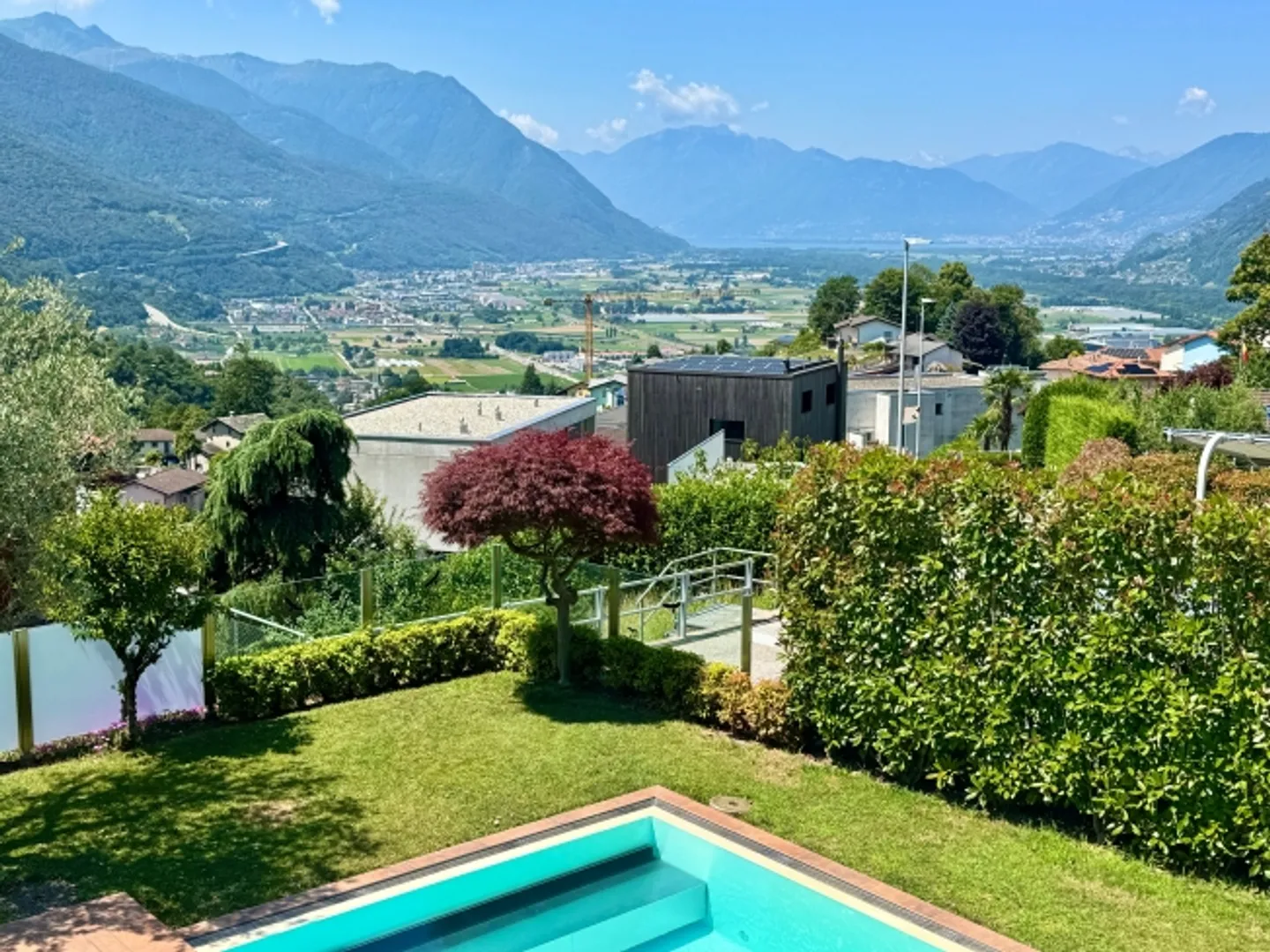 Noble villa with panoramic view in Pianezzo - Photo 2 of 9