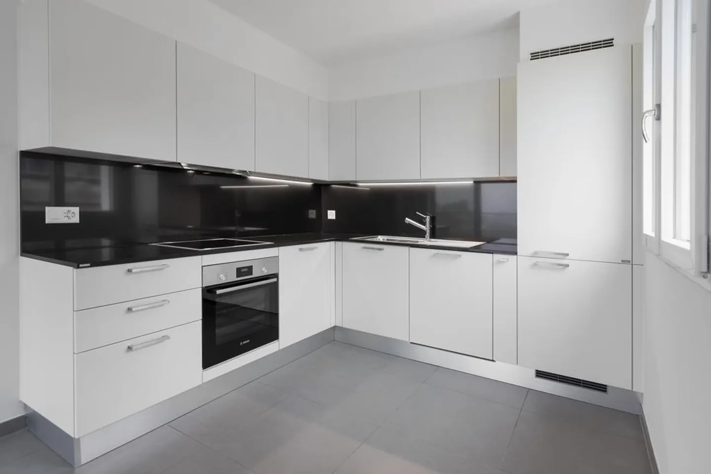 Open view, modern finishes and all services at hand - Photo 2 of 8