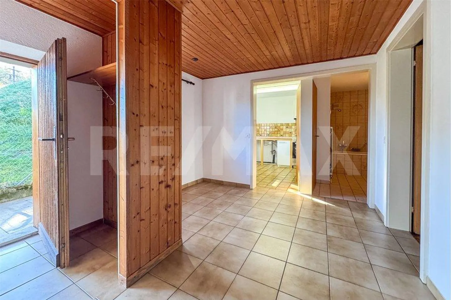 For Makers and Craftsmen: Two-Family House with Versatile Use... - Photo 2 of 13