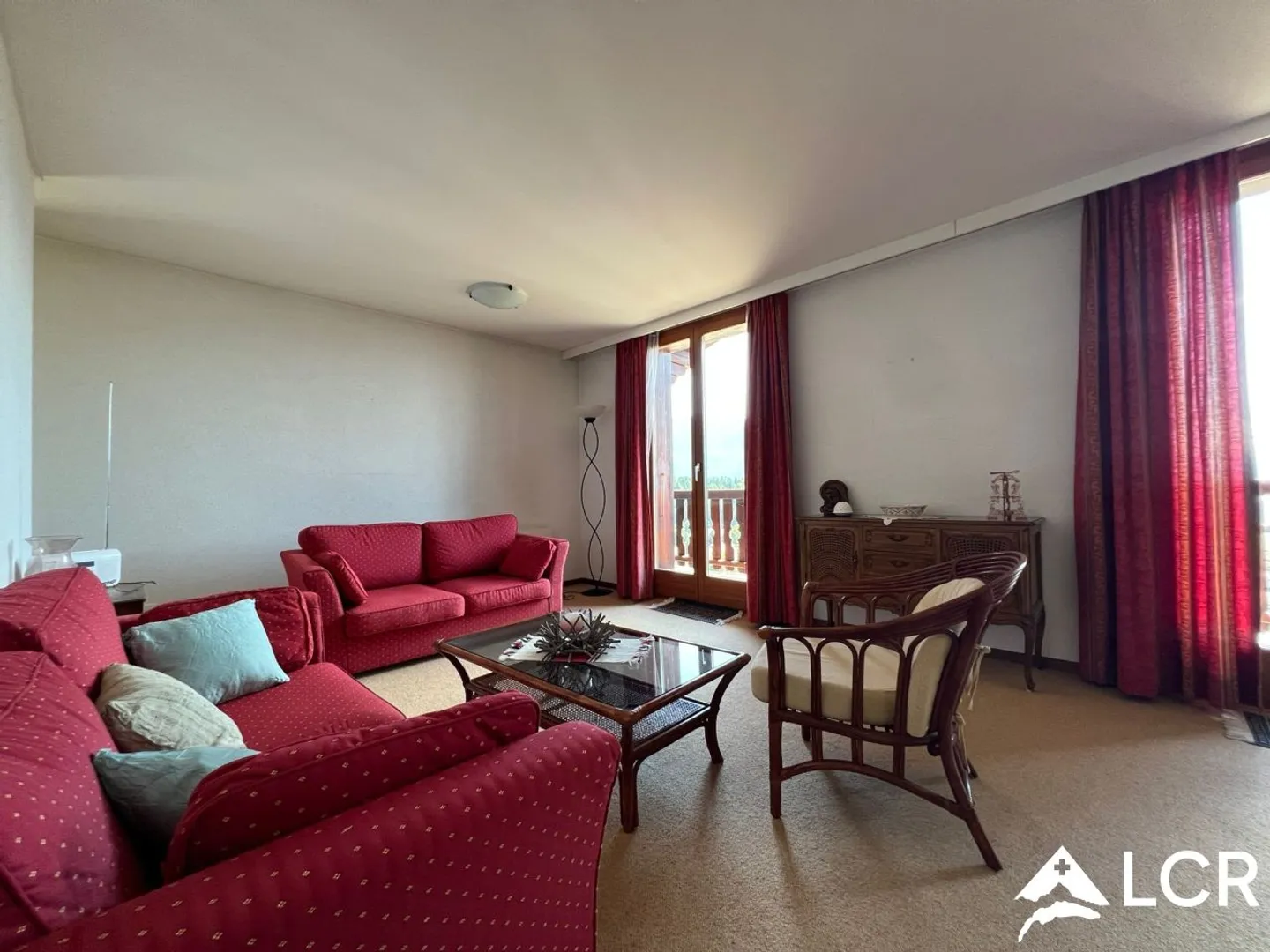 Magnificent building / 2 apartments and 2 shops - Photo 11 of 13