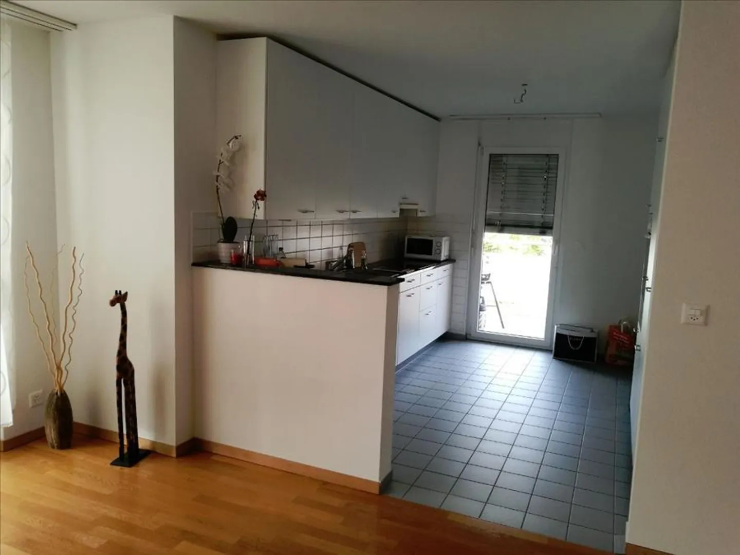 Stylische Attika-Wohnung in Volketswil - Foto 5 von 13