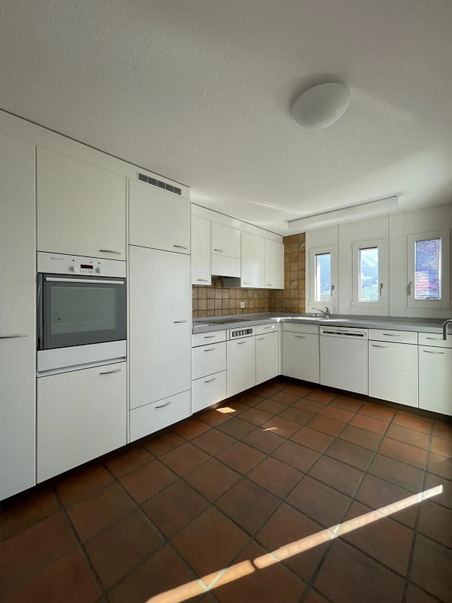 3.5-room maisonette apartment (limited until September 2027) - Photo 8 of 17