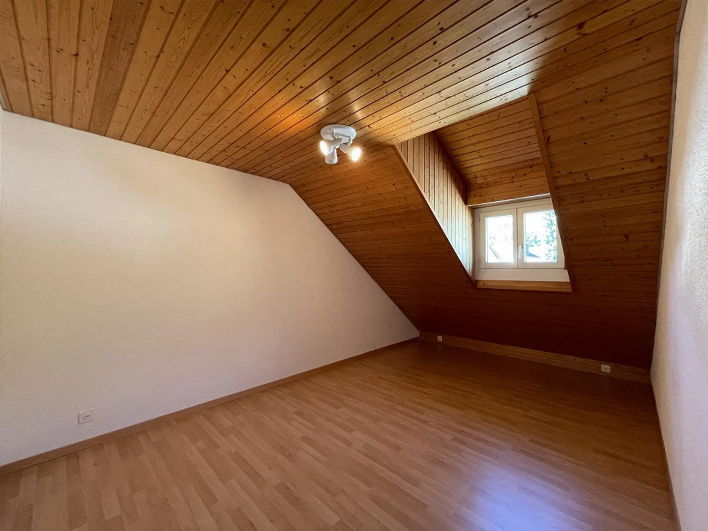 3.5-room maisonette apartment (limited until September 2027) - Photo 16 of 17