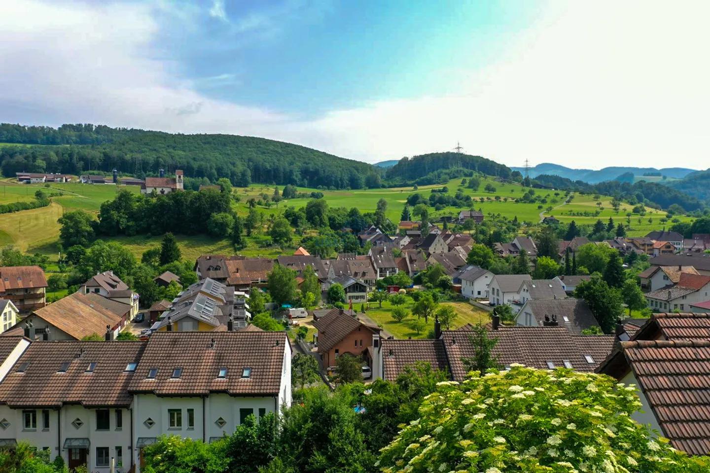 1'285 m² Terrain à bâtir avec vue : Emplacement ensoleillé pour votre projet résidentiel - Photo 2 sur 2
