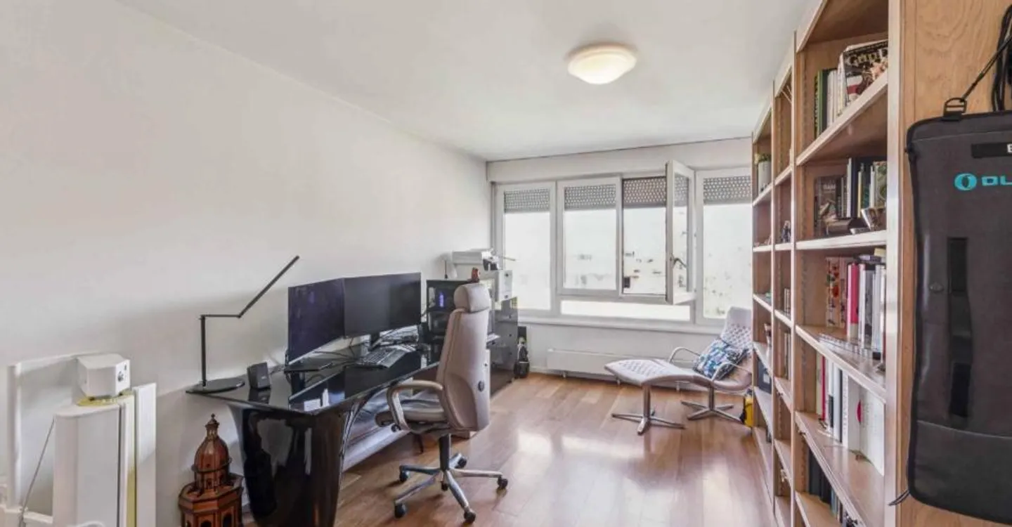 Exclusive! Beautiful cross-through apartment on a high floor - Photo 8 of 10