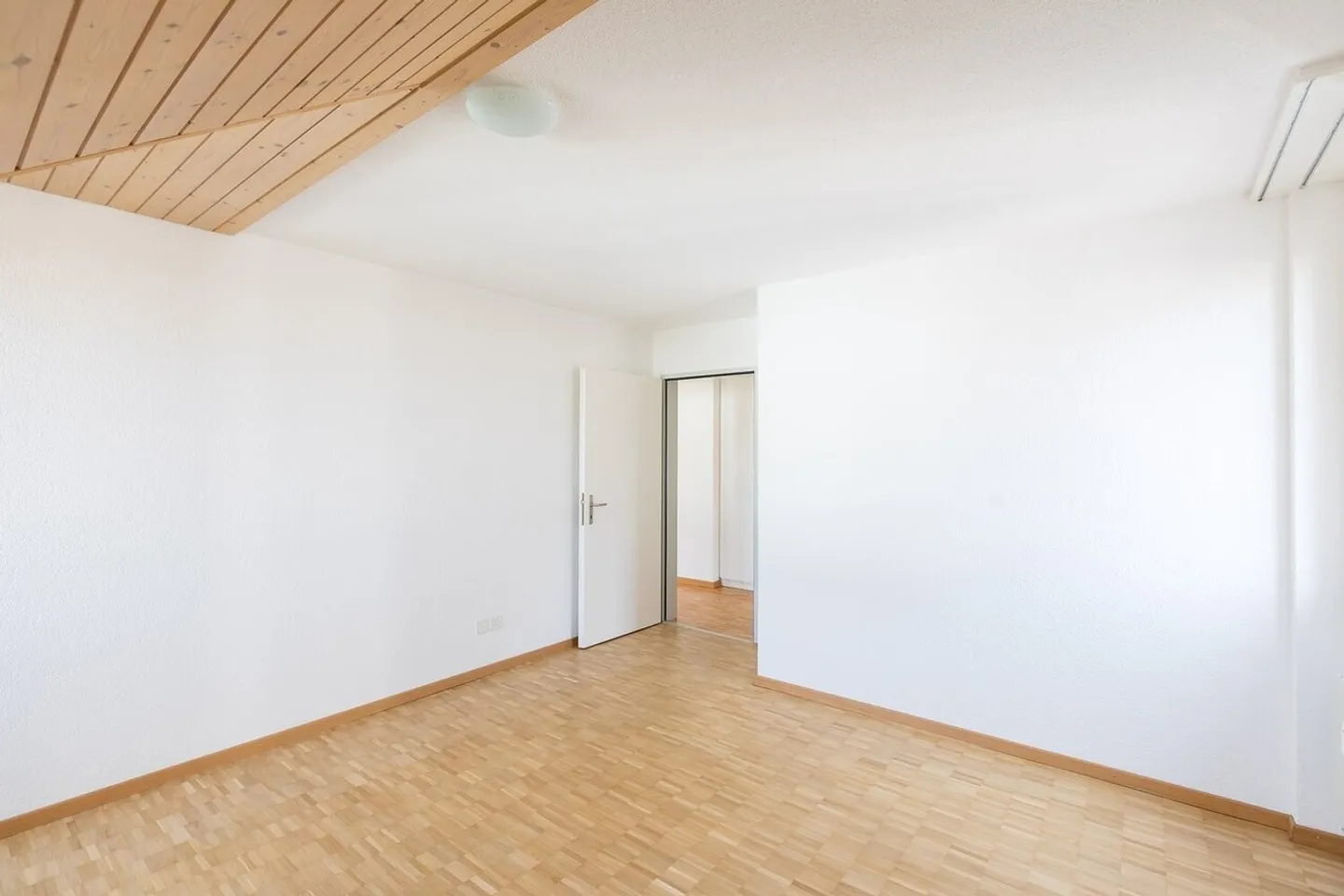 Appartamento 4½ locali, CENTRALE, TRANQUILLO, ACCOGLIENTE - Foto 2 di 9