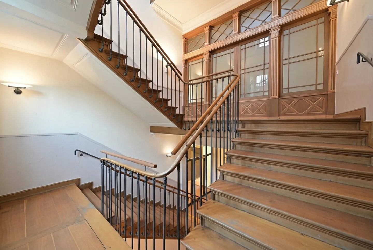 VILLA DE VILLE CARACTÉRISTIQUE DANS UN EMPLACEMENT PRIVILÉGIÉ - BAIL TEMPORAIRE - Photo 6 sur 15