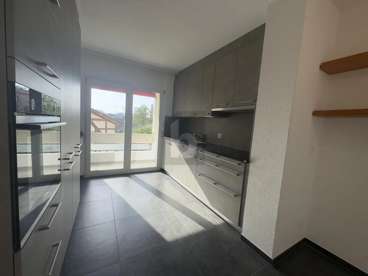 CENTRAL, NEAR RHINE WITH BALCONY - Photo 2 of 6