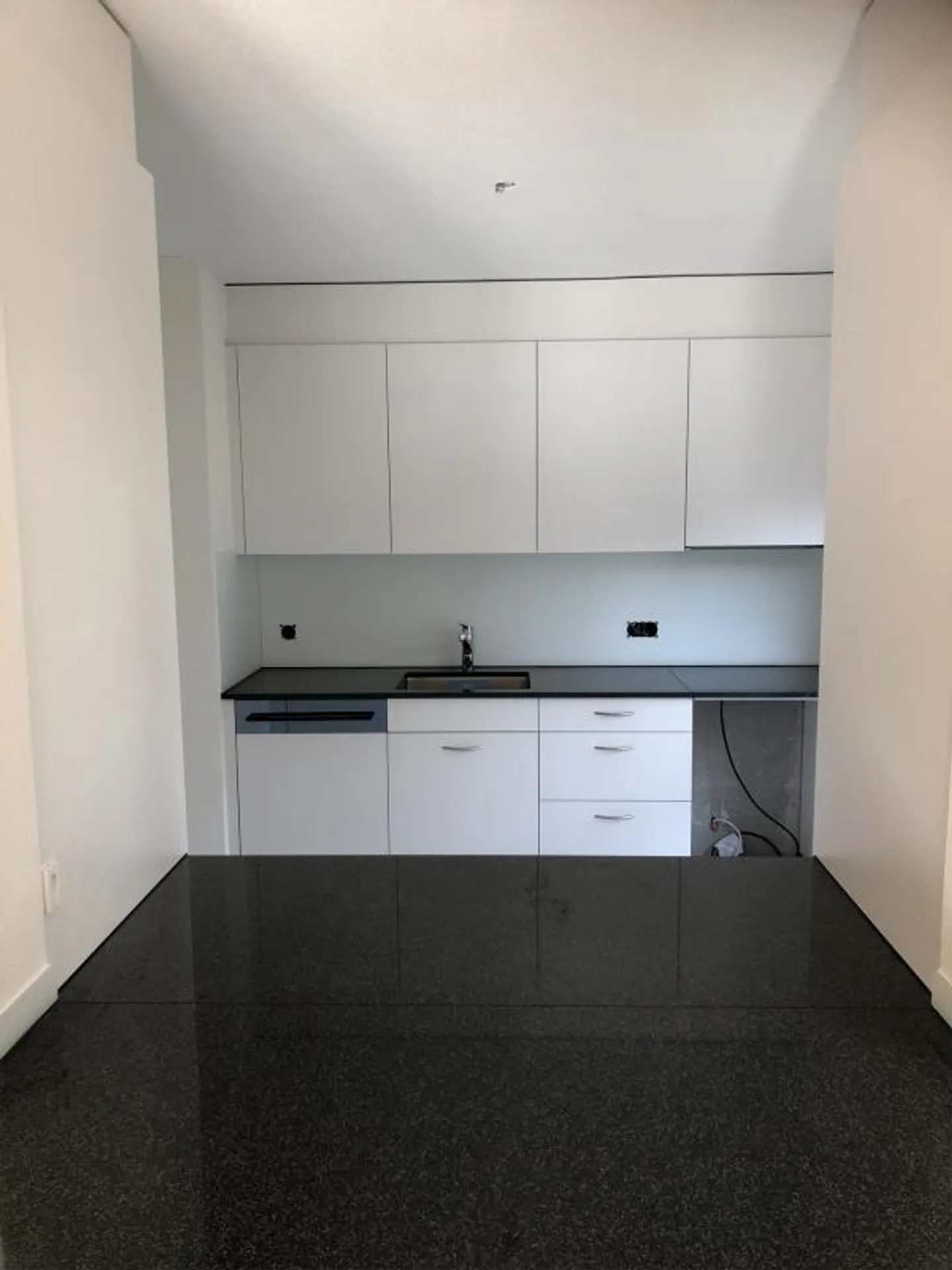 Newly renovated 2 1/2 room apartment - Photo 5 of 8