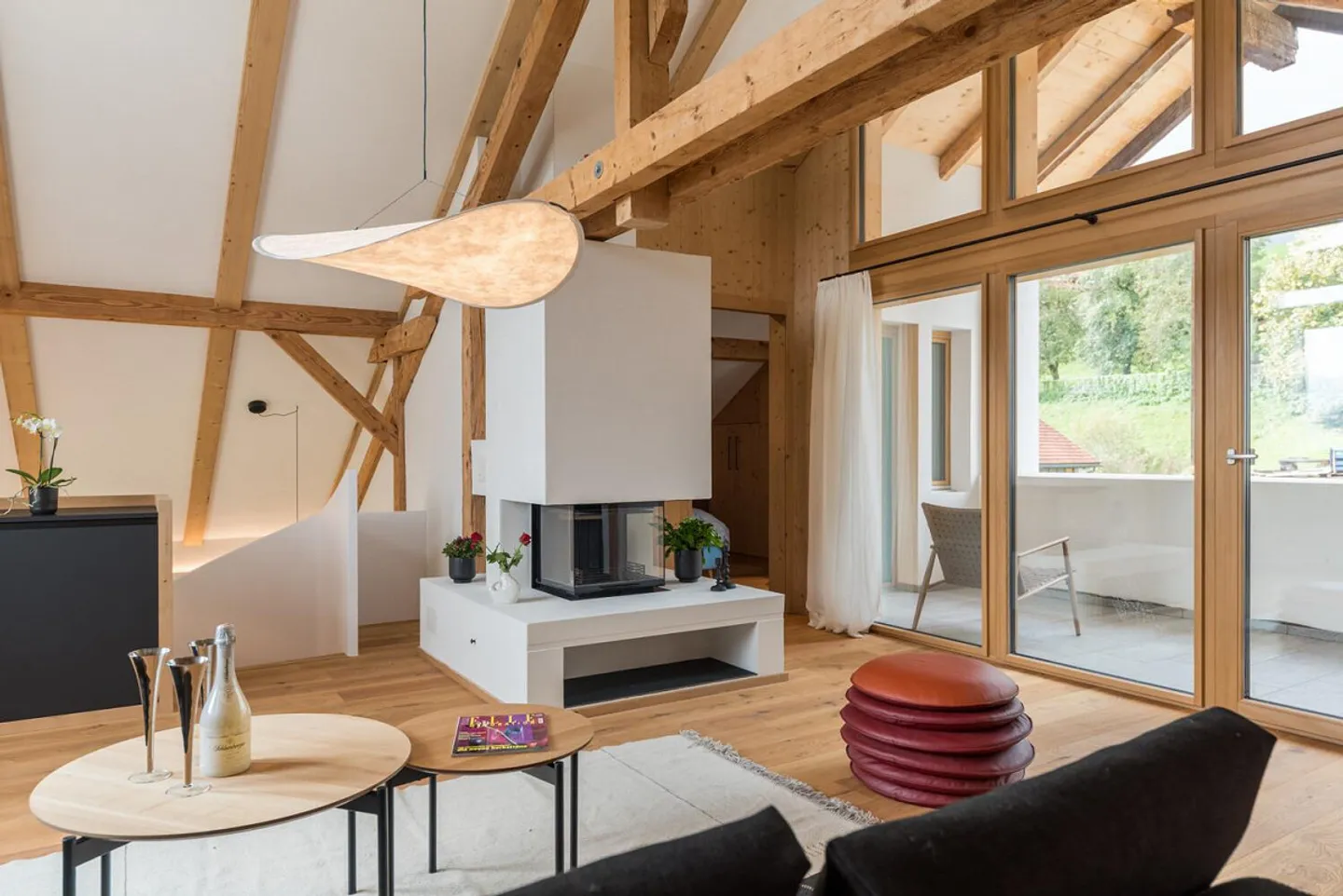 Stunning Duplex Apartment with Panoramic Views - Photo 5 of 13