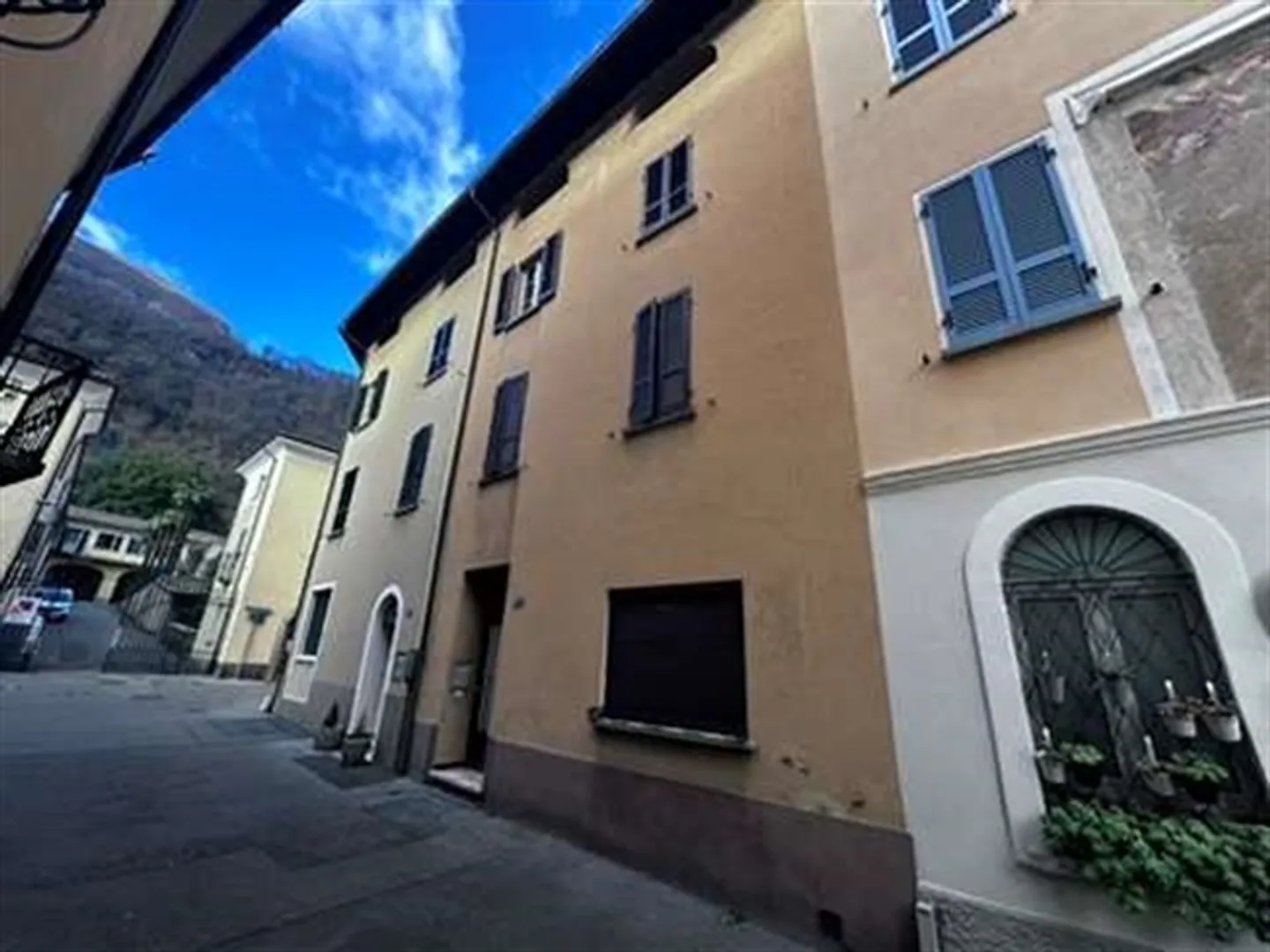 Riva San Vitale – Casa principale con progetto approvato - Foto 6 di 15