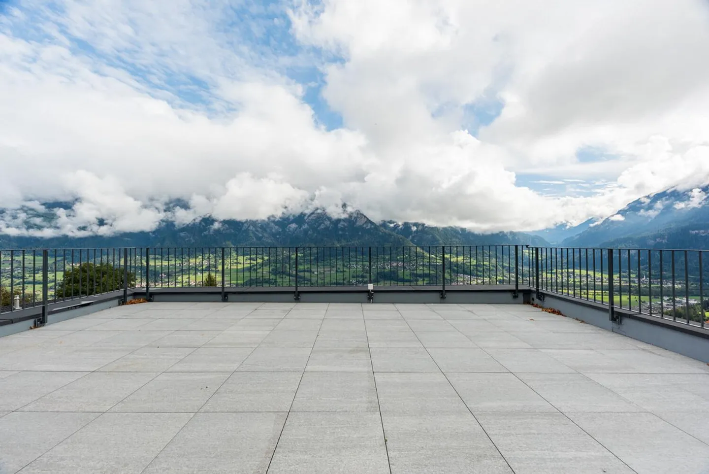 Stunning Duplex Apartment with Panoramic Views - Photo 9 of 13