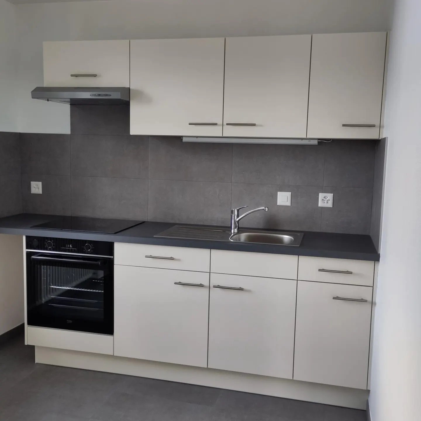 Charming Apartment in Perroy - Photo 2 of 5