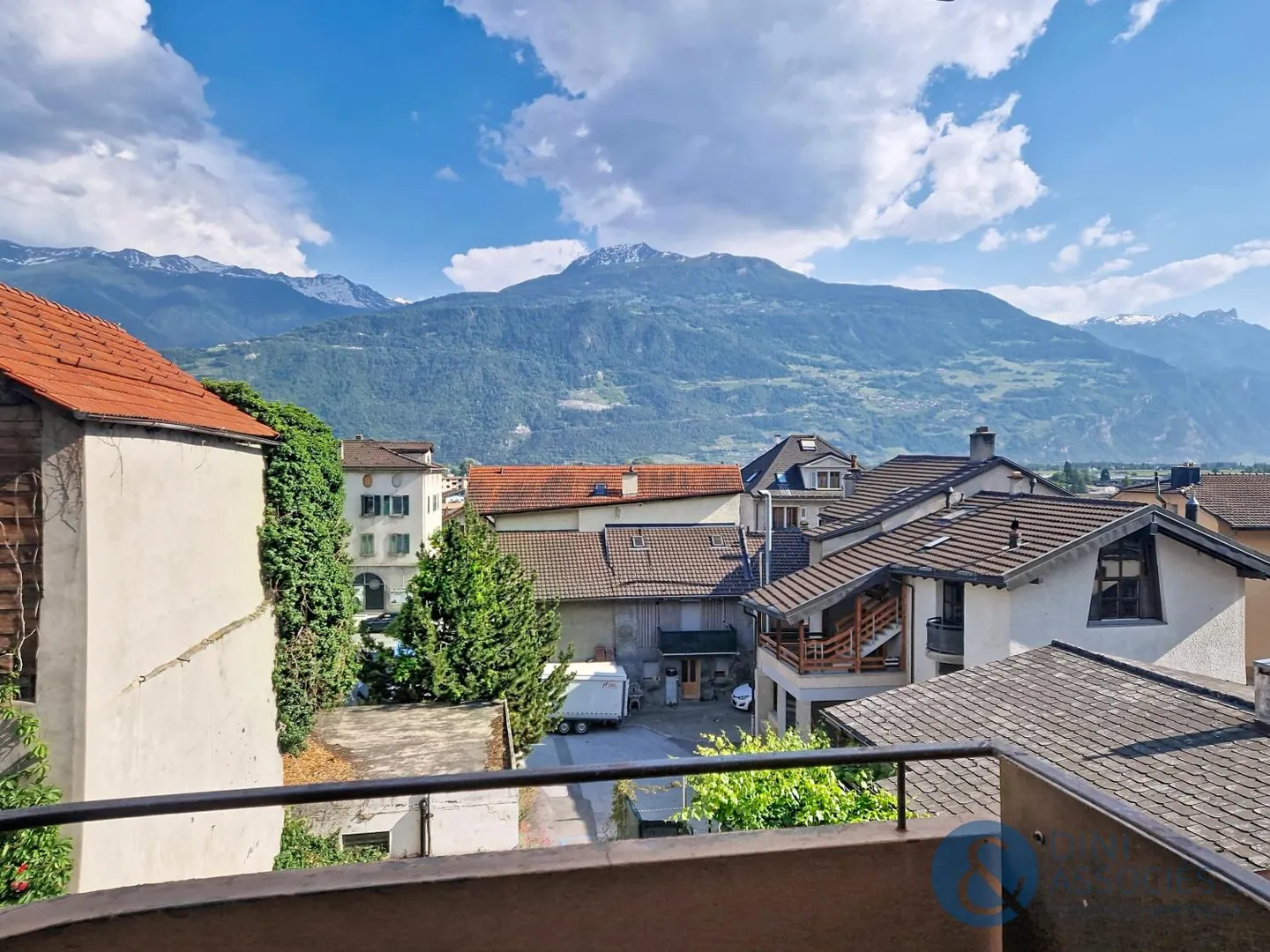 Appartement Lumineux avec Balcon - Photo 1 sur 11