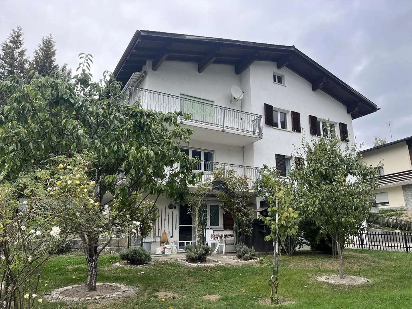 Charmantes Mehrfamilienhaus - Foto 1 von 7