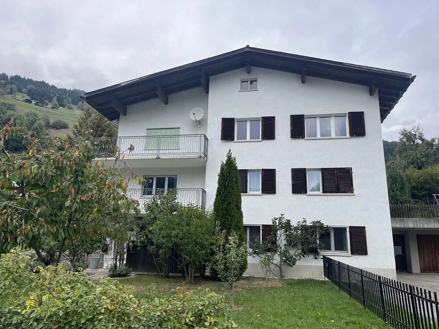 Charmantes Mehrfamilienhaus - Foto 2 von 7