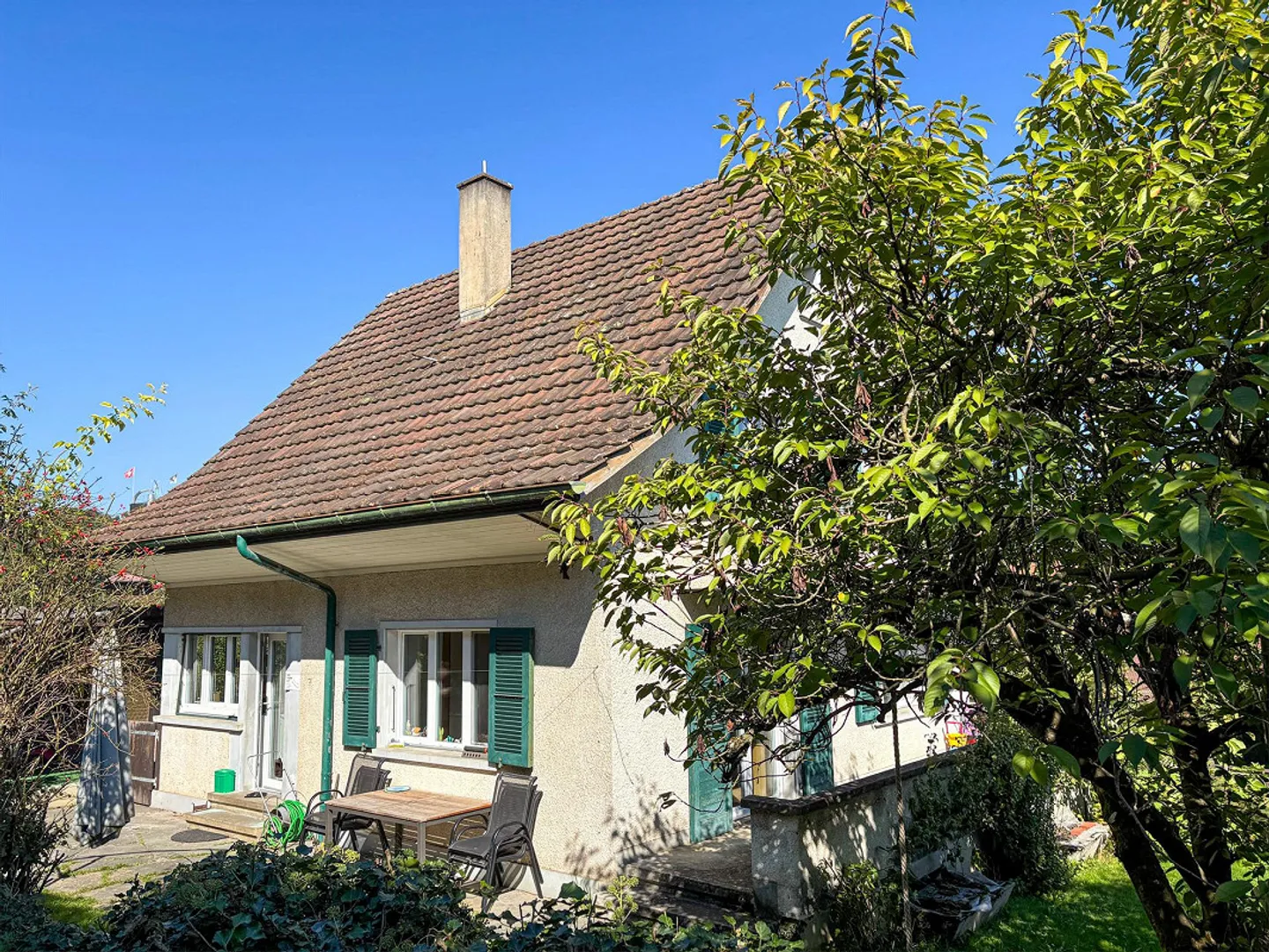 Casa unifamiliare con grande terreno in vendita a Gümmenen - Foto 2 di 16