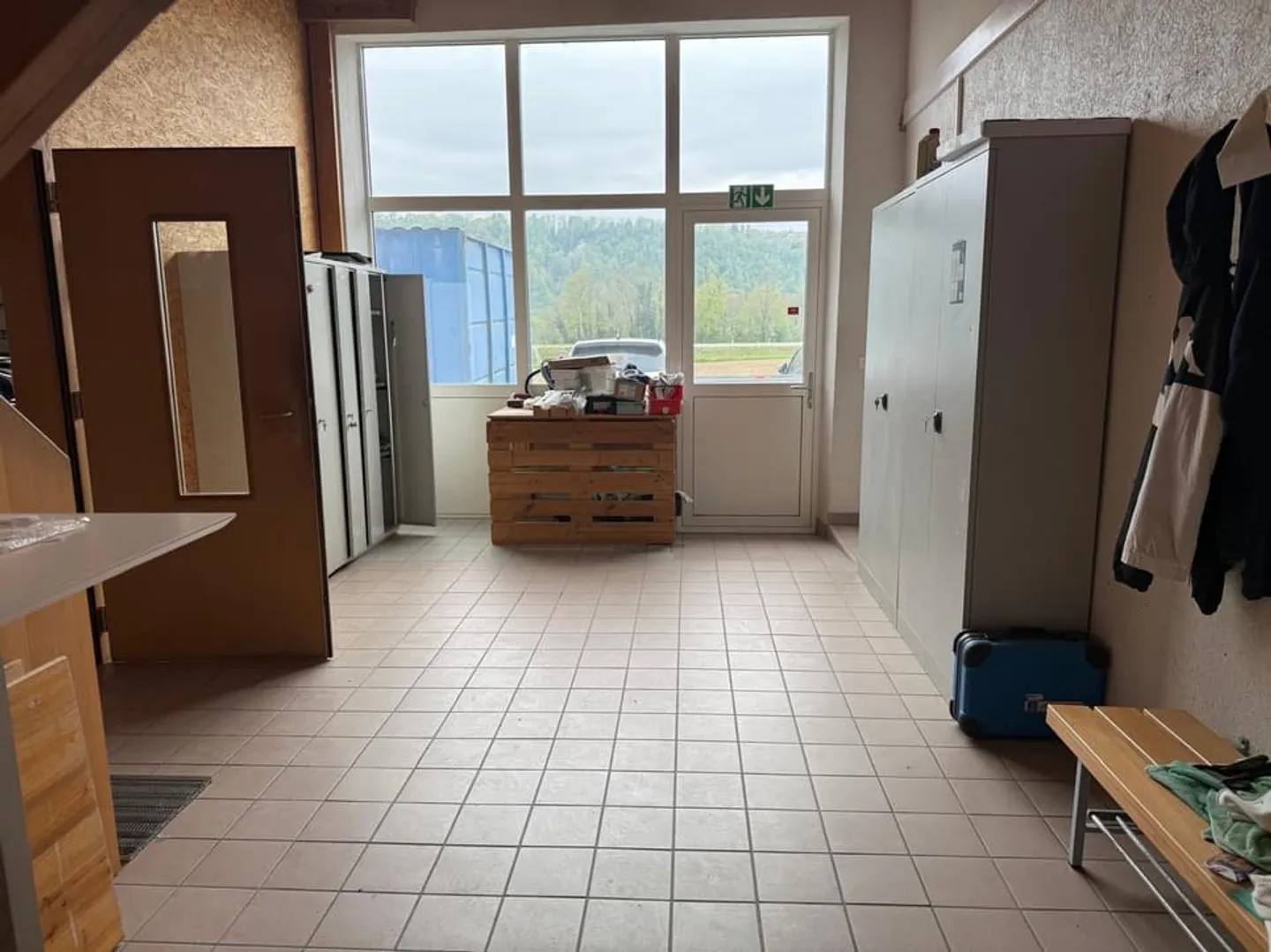 Industrial building with office - Photo 11 of 11