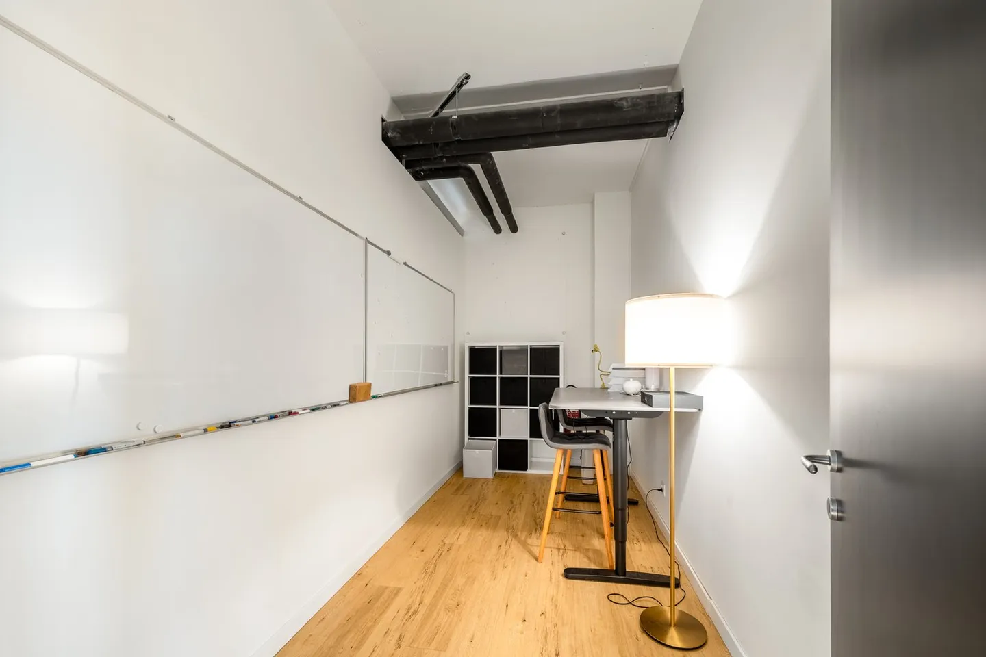 Office space for rent - Photo 1 of 12