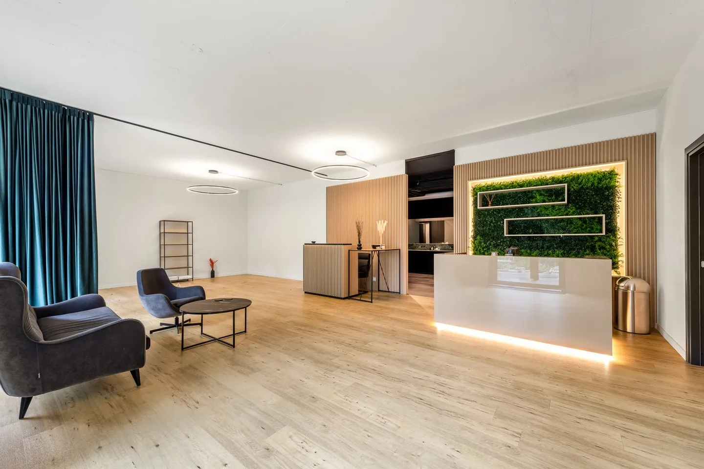 Office space for rent - Photo 2 of 12