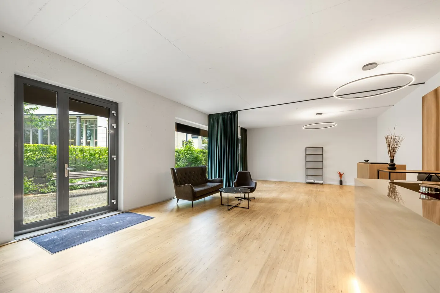 Office space for rent - Photo 5 of 12