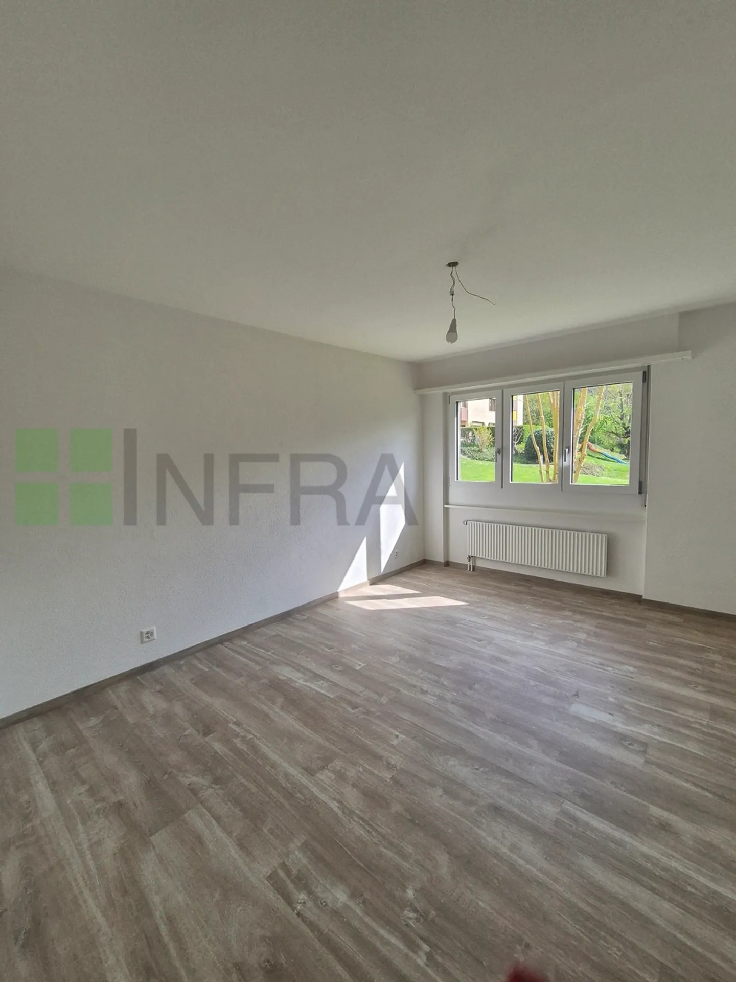 Renovated apartment on the 1st floor with elevator - Photo 4 of 10