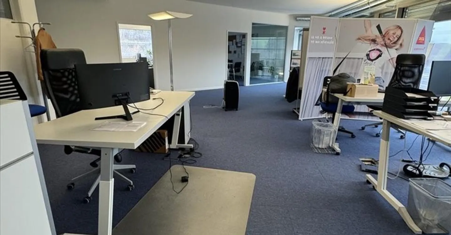 Bureau à louer - Photo 2 sur 7