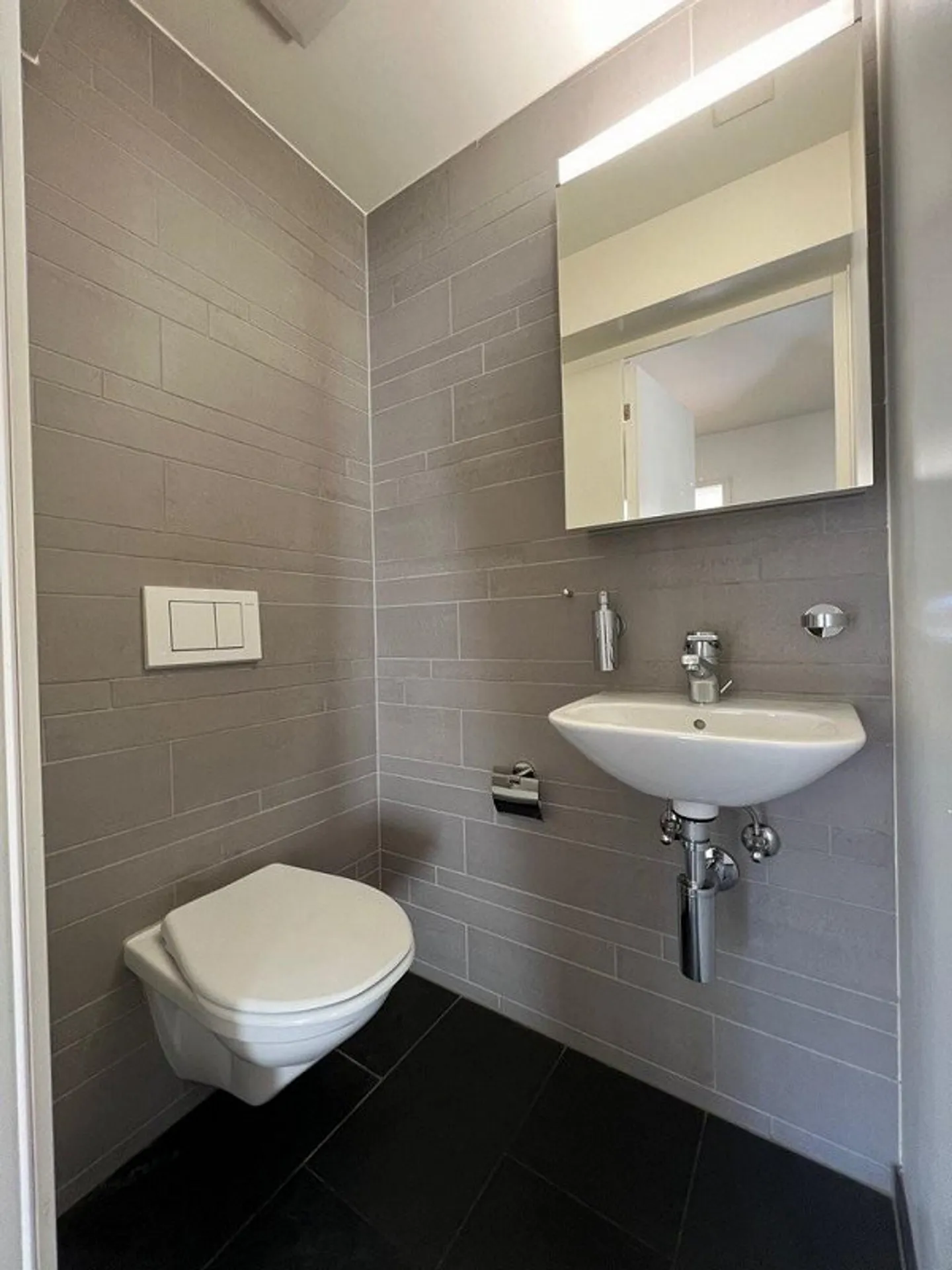 Appartement attrayant de 3,5 pièces avec balcon dans un emplacement central - Photo 6 sur 6