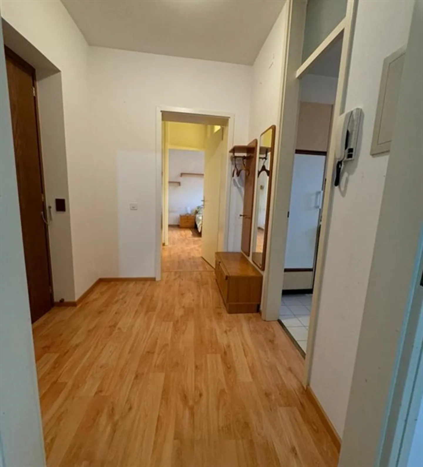 ampio appartamento di 2.5 locali con posteggio coperto a Lugano - quartiere Molino Nuovo - Foto 3 di 12