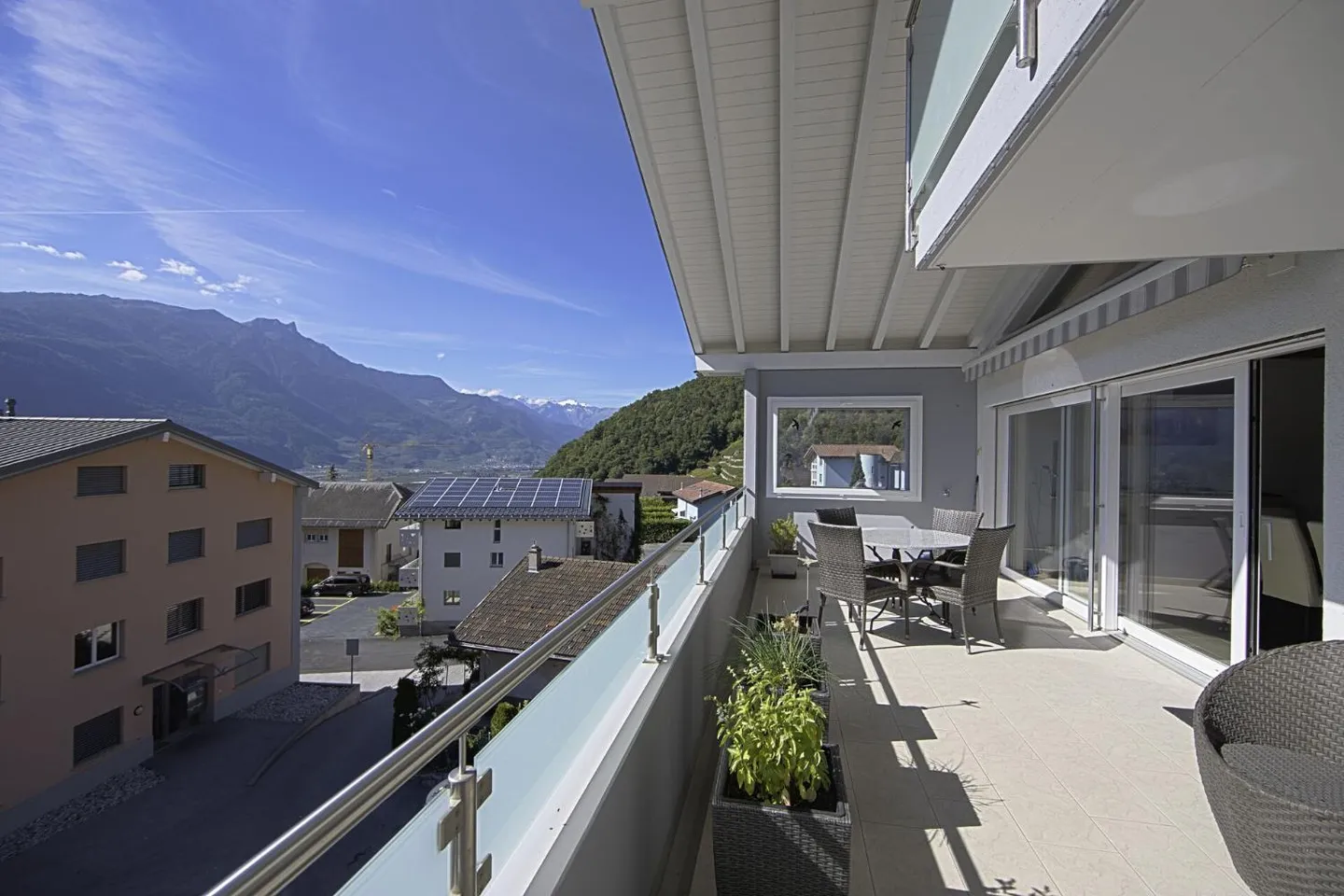 Duplex Attic with Stunning Views - Photo 4 of 13