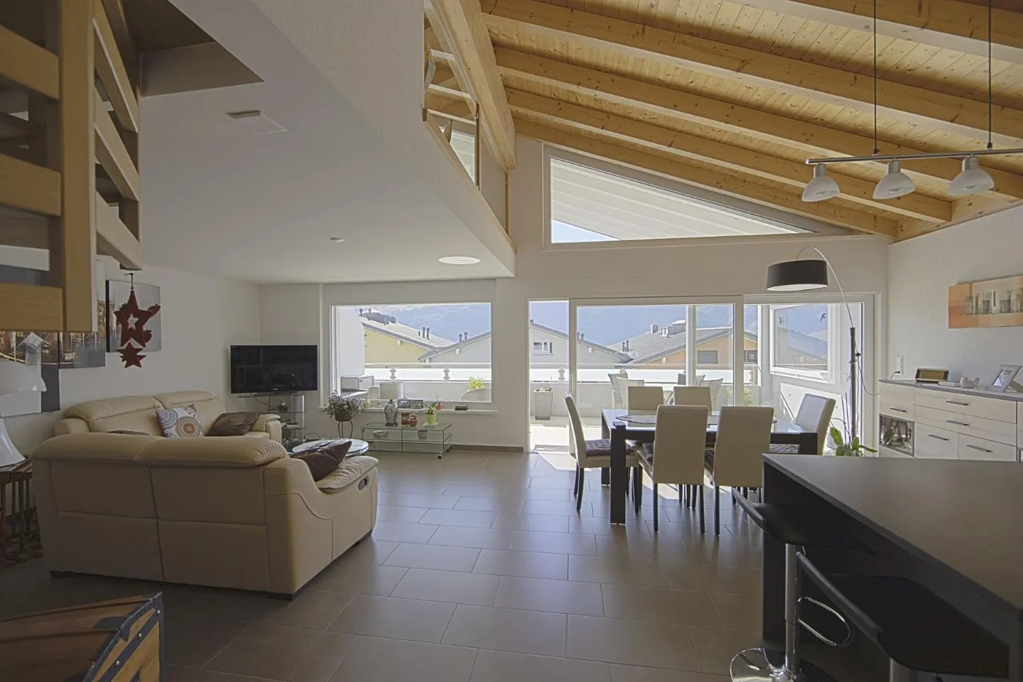 Duplex Attic with Stunning Views - Photo 8 of 13