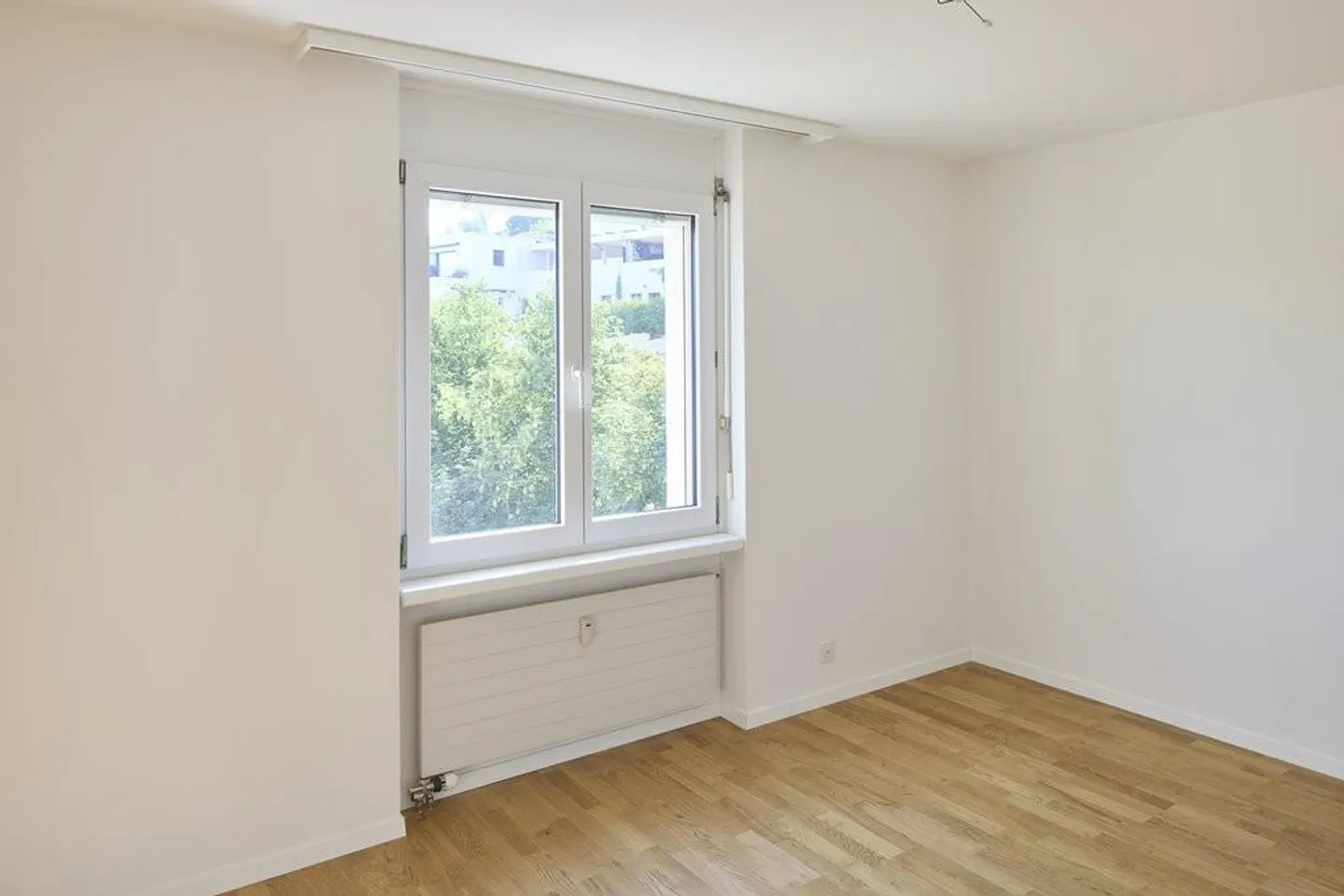 Change of wallpaper - newly renovated apartment awaits you - Photo 6 of 10