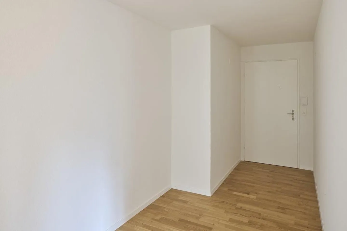 Change of wallpaper - newly renovated apartment awaits you - Photo 7 of 10