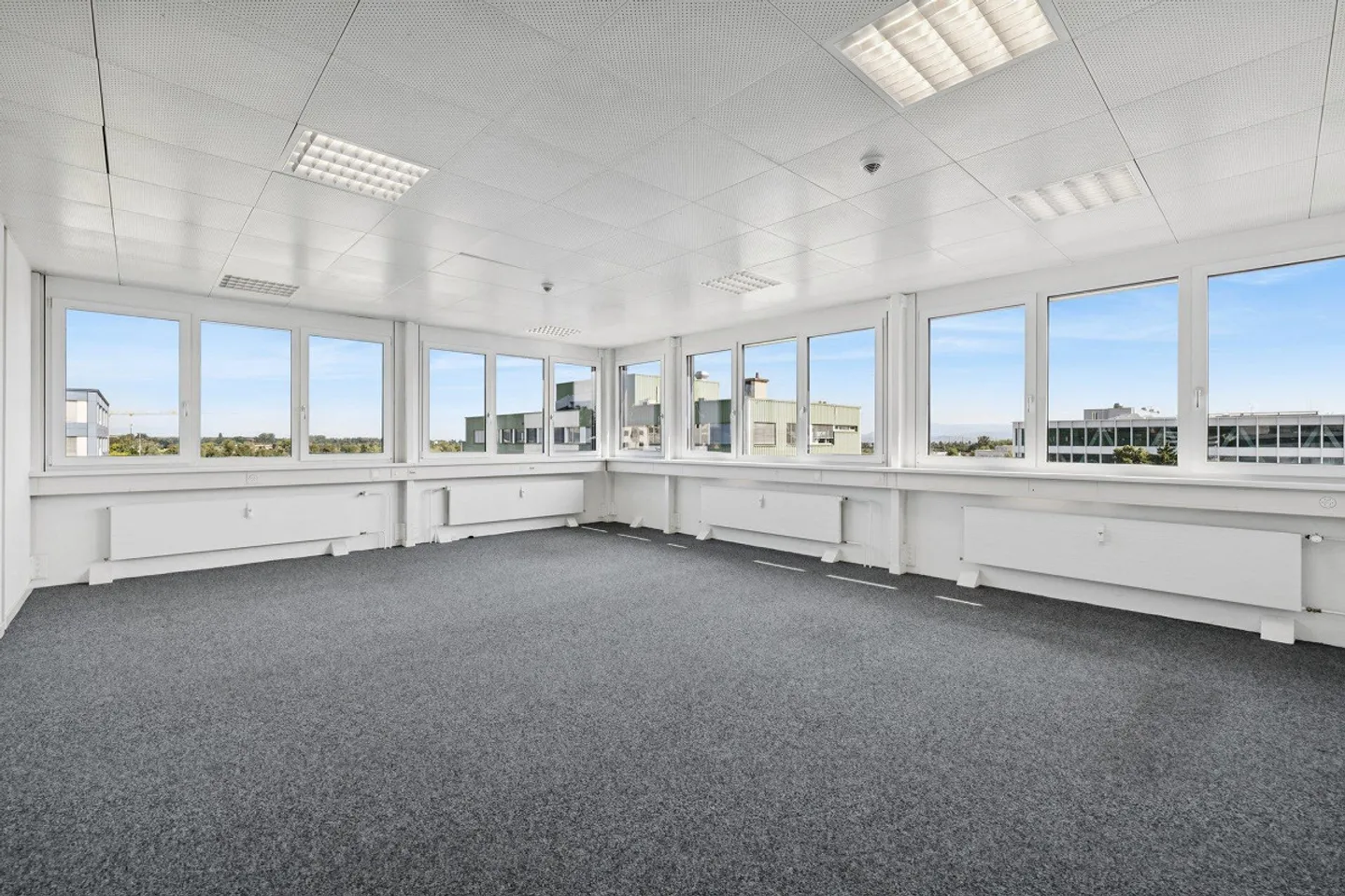 Espaces de bureau de 245 m² à 946 m² dans la zone commerciale de Bachgraben - Photo 5 sur 7