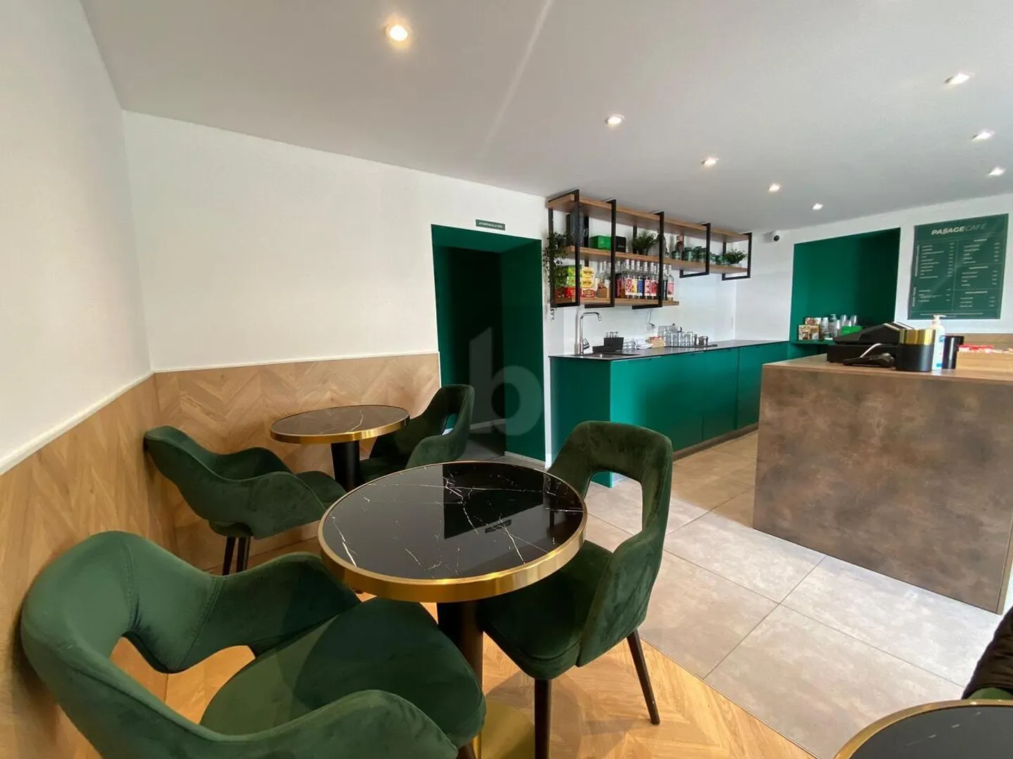 TEA ROOM MODERNE DANS LE VIEUX CAROUGE - Photo 2 sur 4