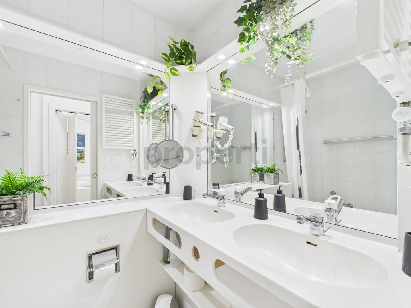 Appartamento 2,5 locali con vista lago e piscina condominiale - ideale come residenza principale, seconda casa o investimento per affitti a breve termine! - Foto 6 di 11