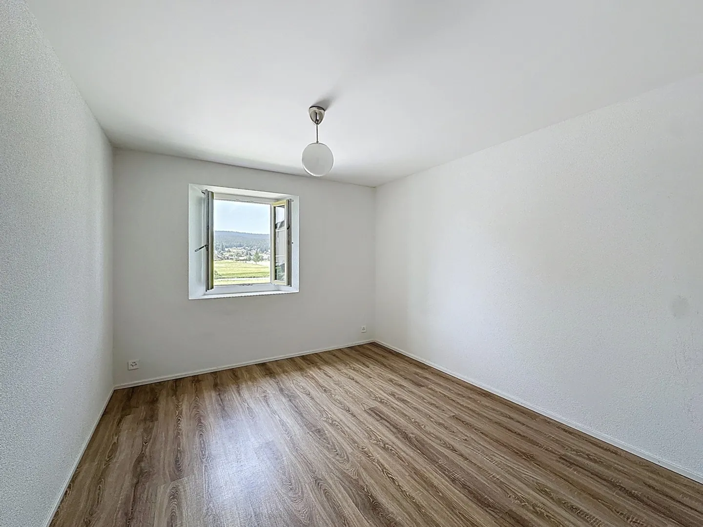 Appartamento in condominio di 4,5 locali al 1° piano - Foto 4 di 10
