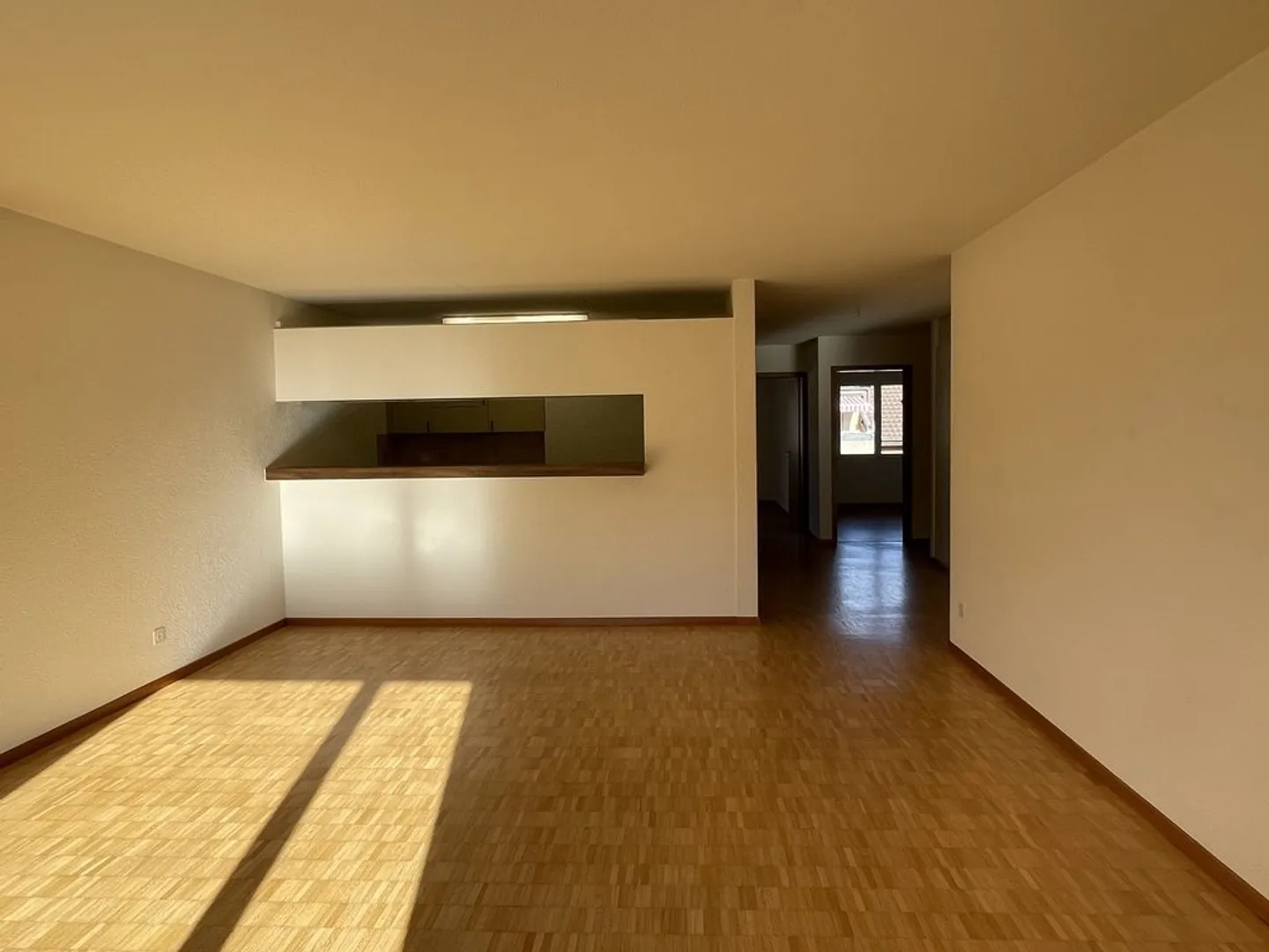 BÖSINGEN (FR) - 4.5 Zimmerwohnung im 1. Stock - Foto 4 von 10