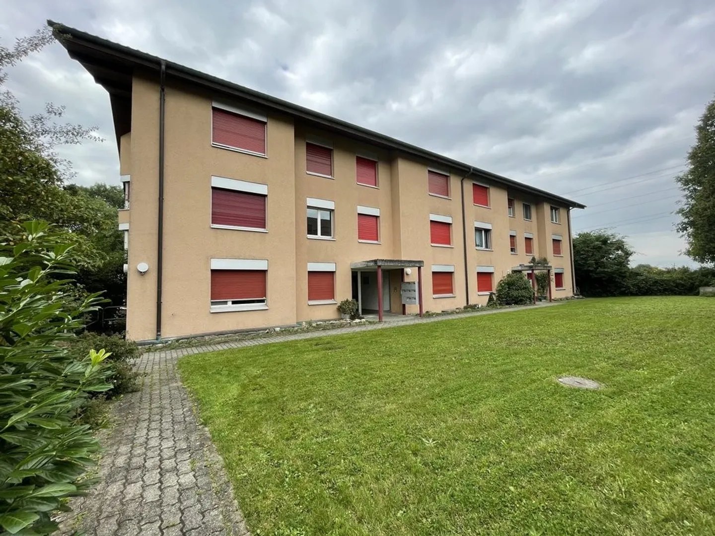 BÖSINGEN (FR) - 4.5 Zimmerwohnung im 1. Stock - Foto 1 von 10