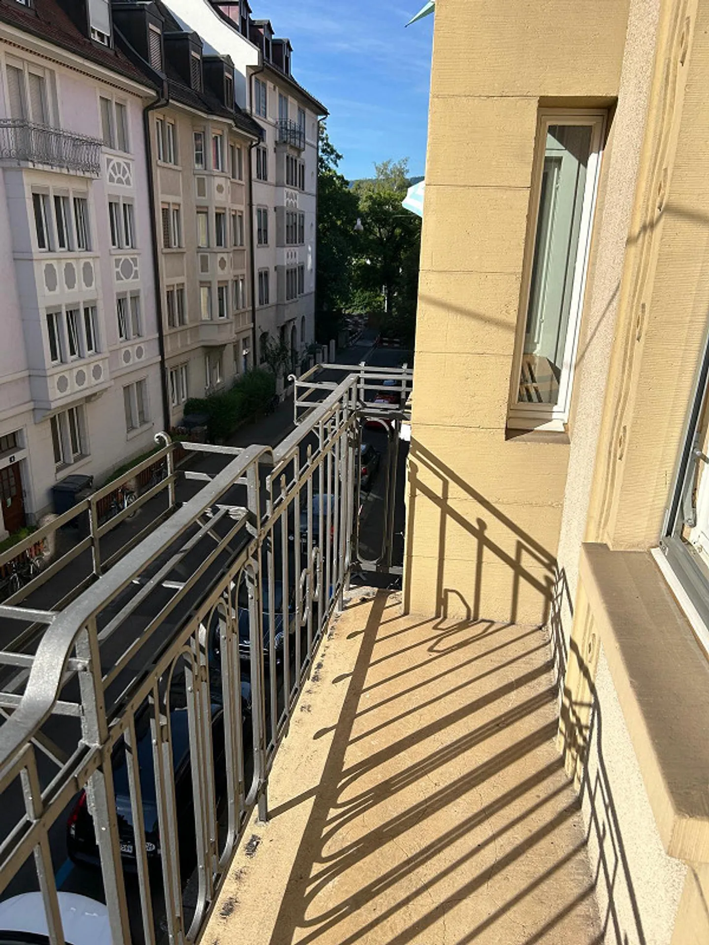 Spacious 3-room apartment in popular Zurich Seefeld - Photo 5 of 11