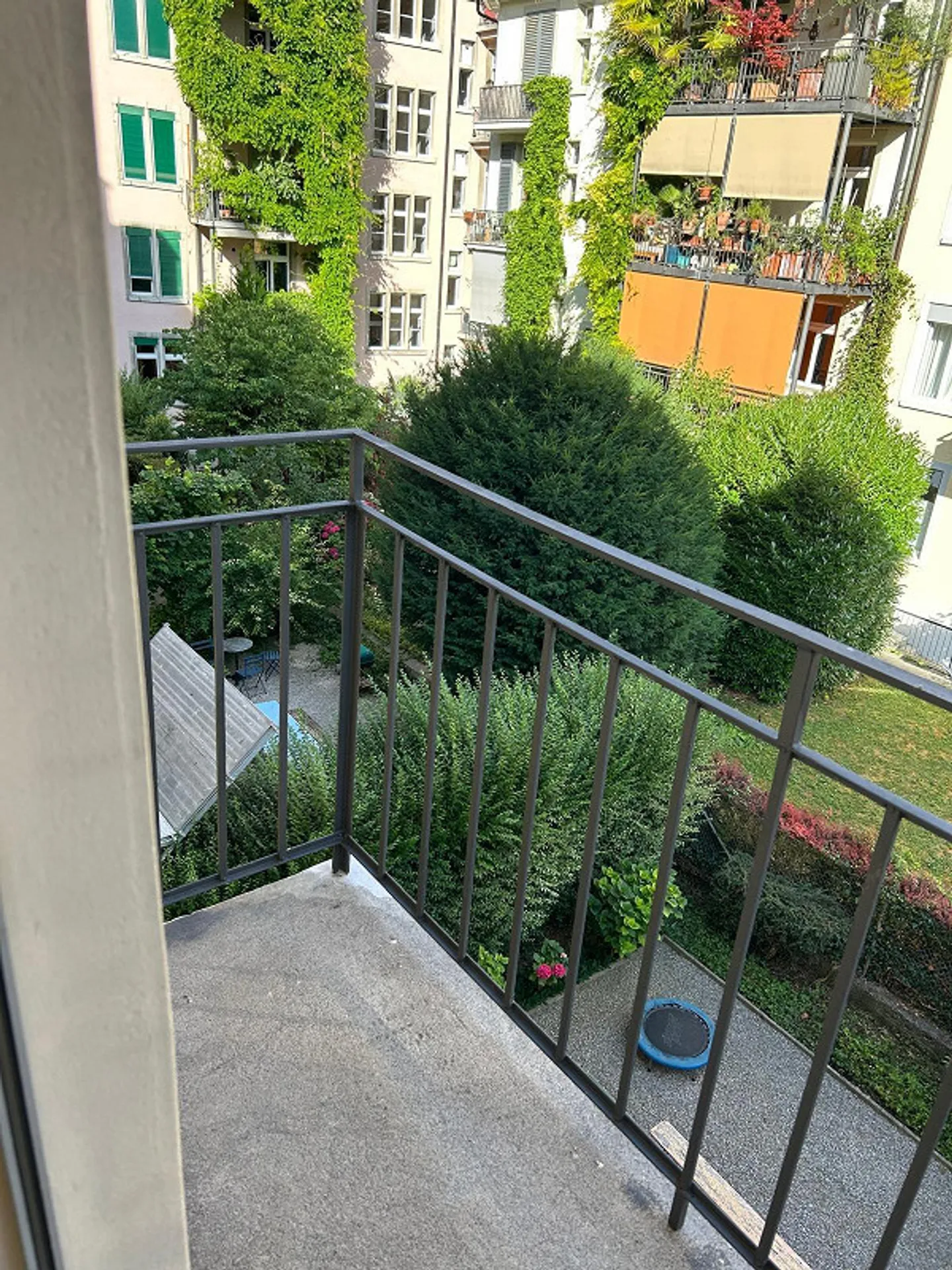 Spacious 3-room apartment in popular Zurich Seefeld - Photo 7 of 11