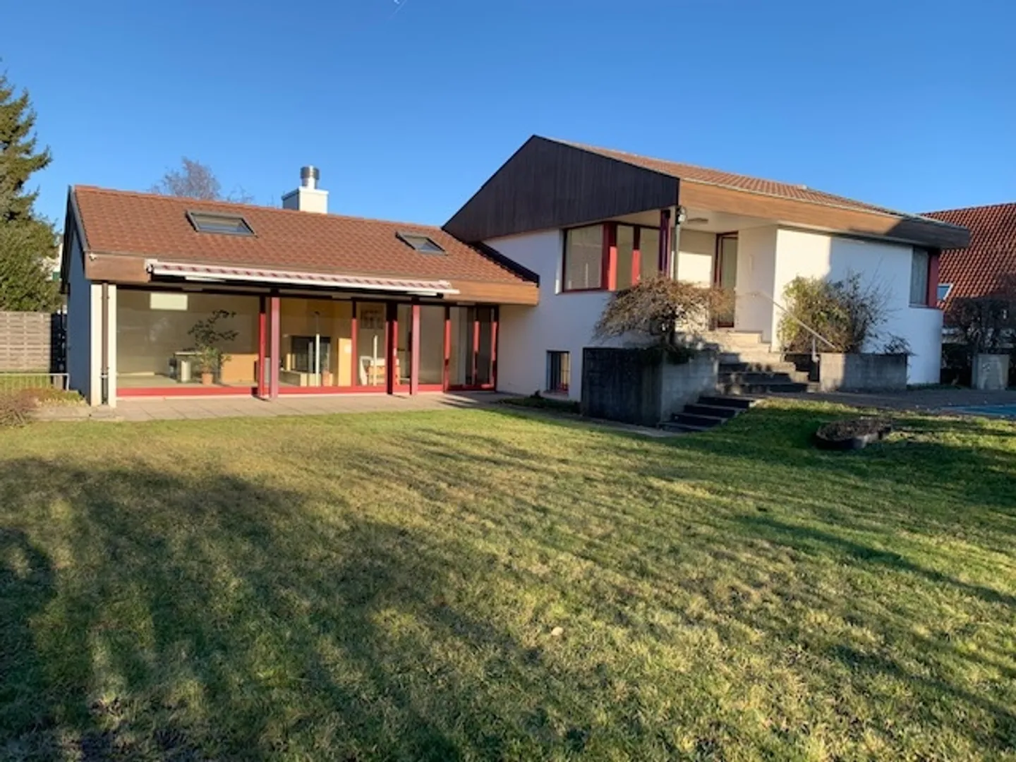 Charmantes Einfamilienhaus mit Pool - Foto 1 von 6