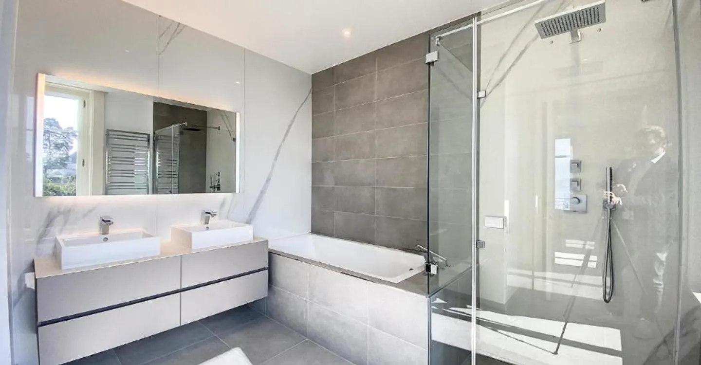 HERMANCE - CONTEMPORARY CONFIDENTIAL PROPERTY - Photo 9 of 13